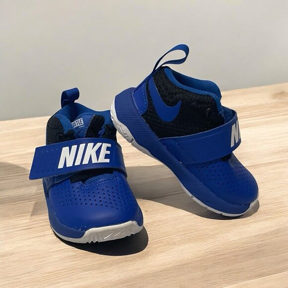 Nike Team Hustle Blue Black Toddlers Sneakers Size 4C - Picture 2 of 10
